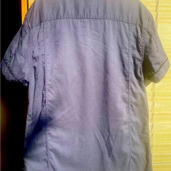 Guess Short Sleeve Button Down Shirt 100% - Picture 9 of 12